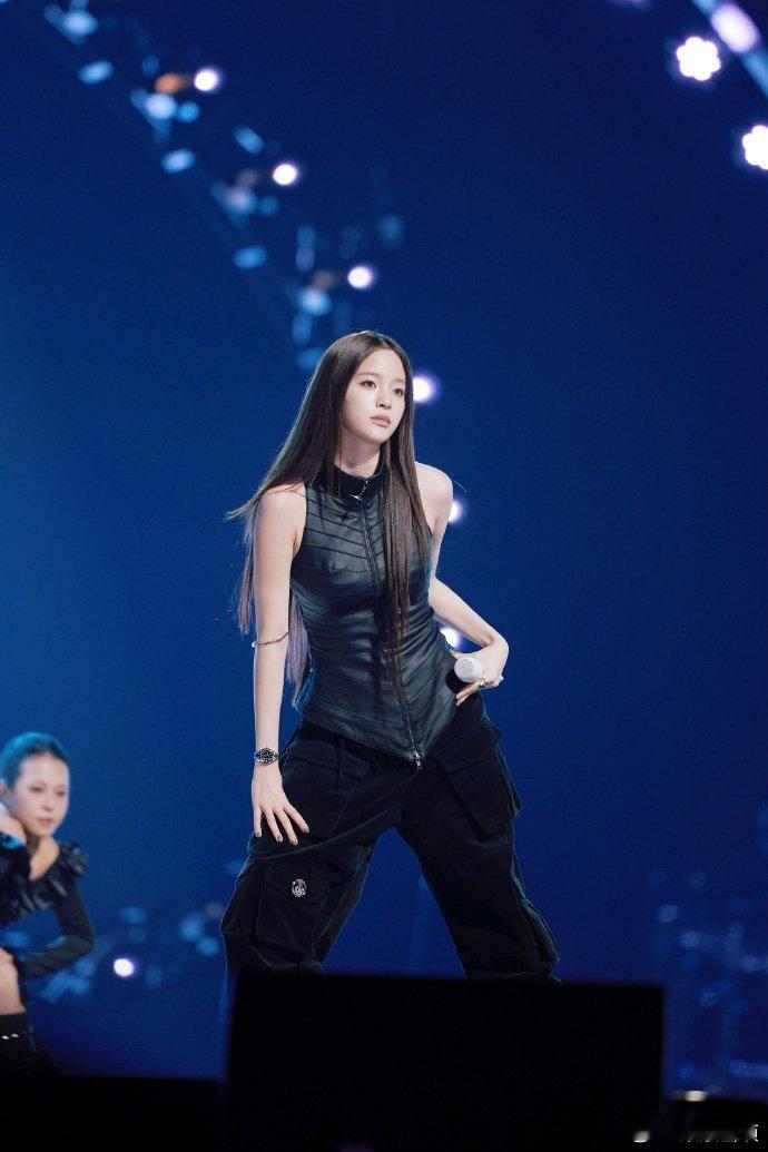 欧阳娜娜一开口我都想起来了一开口的那个感觉就会让我觉得特别喜欢，这歌声唤醒青春记