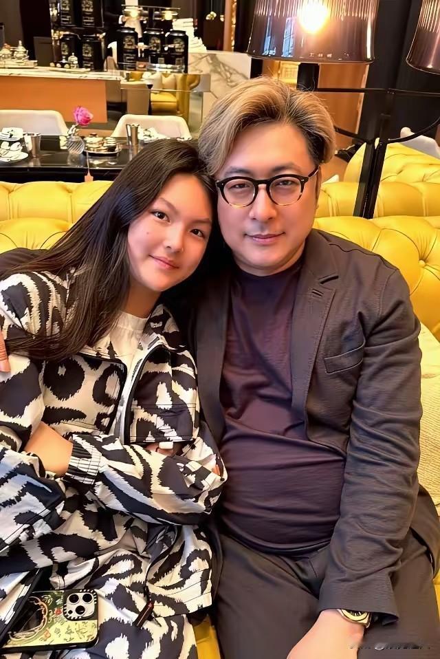 人家出国比我去趟县城还随便！王诗龄这投胎技能真是点满了！跟着李湘出门，