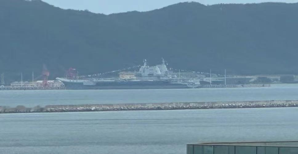 “福建”号航空母舰已经挂满旗，11月6号应该就是那个好日子了。正式的交付仪式应