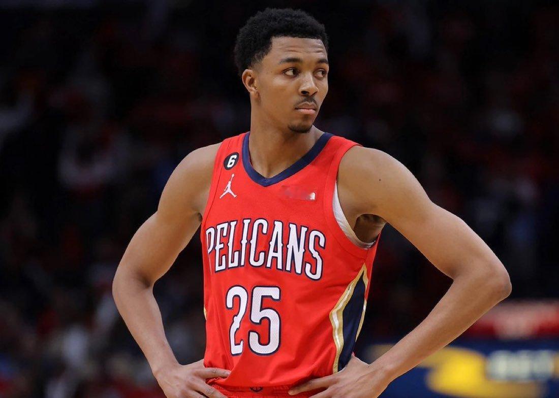 有媒体报道鹈鹕希望得到类似贝恩那样的筹码才会动墨菲这不是有点贵了而是贵的吓人