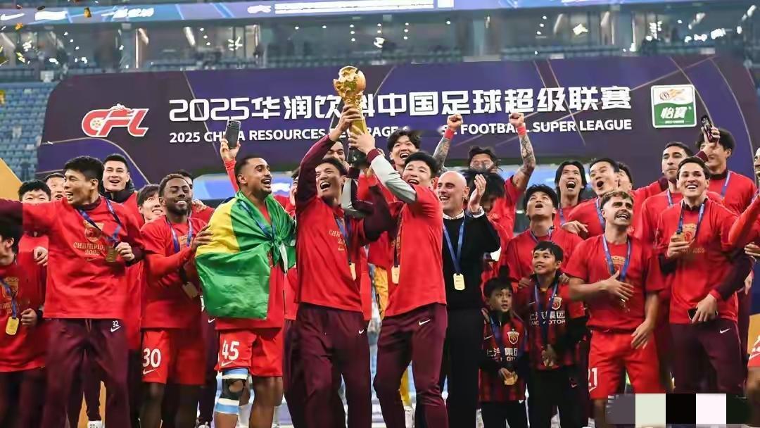 中超结束了，前6名表现点评如下：1：上海海港实现三连冠，在国内确实实力突出，