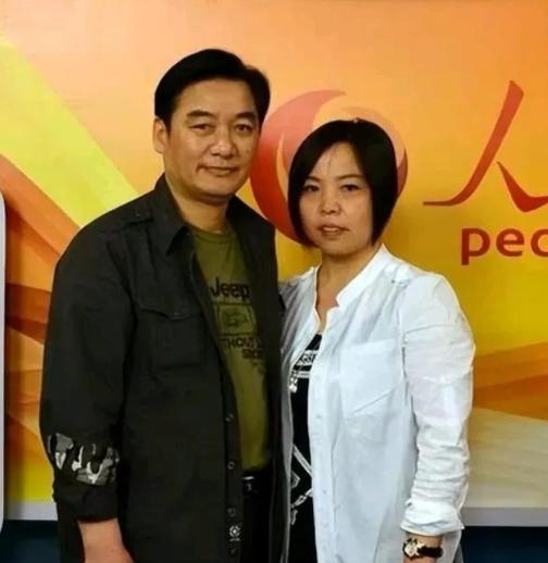 1985年，安徽21岁战士壮烈牺牲，战友方海鹰放弃上军校，替他尽孝，父母感