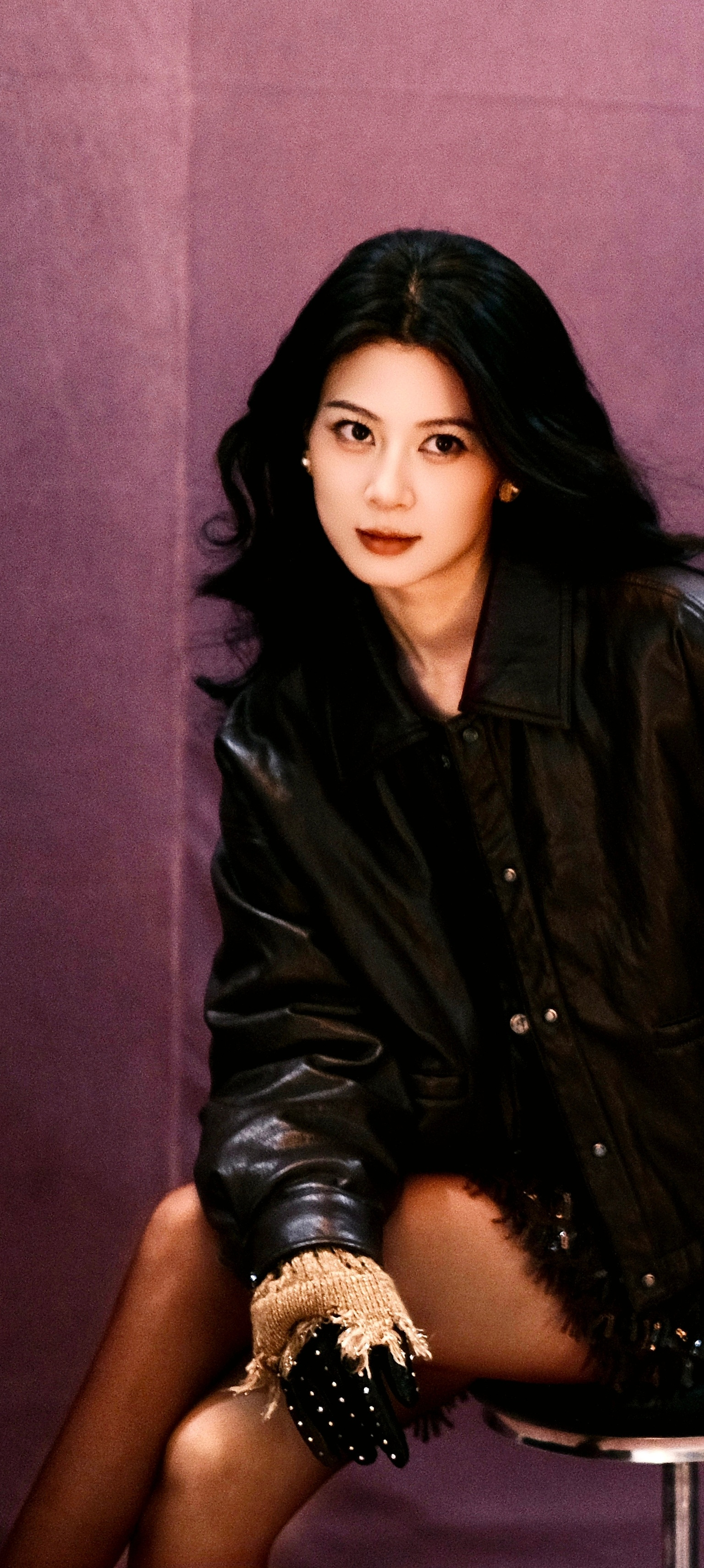 赵昭仪穿的到底是红丝还是黑丝？