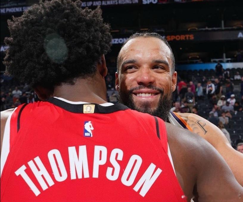 太阳球员狄龙接受媒体采访。谈到前队友阿门出色表现，狄龙表示：“他是一名出色的球员