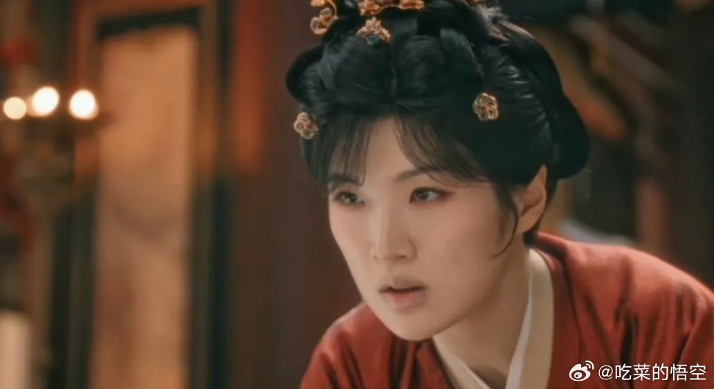 《唐宫奇案》播到现在，遇到了两个比较尴尬的情况。第一，热度上，《成何体统》随着剧