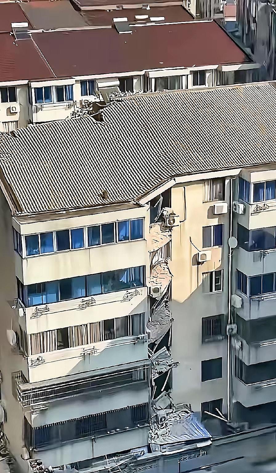 江苏丹阳台阳小区那栋楼一沉降开裂，可不止是一栋楼的事儿，直接戳中了全国老小区住户