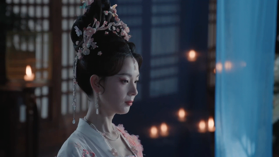 陈瑶一出场就在英雌救美陈瑶的西方桃简直是“英雌救美”天花板！从救红姑娘到多次解