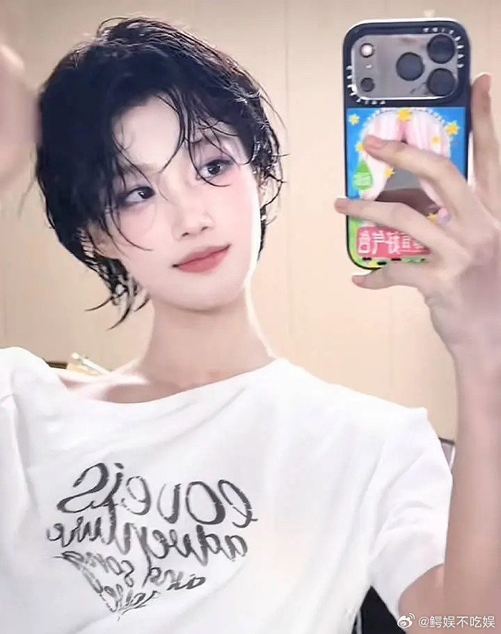 卢昱晓这差别太大了吧