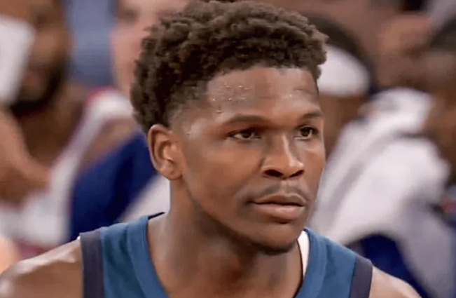 NBA常规赛，尼克斯以137-114击败森林狼。此役后，尼克斯目前主场豪取5连