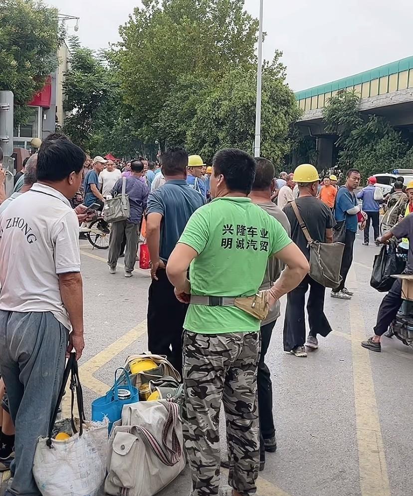 今天是8月15日，为大家报一下山东济南劳务巿场上的用工价格。今天早上5点多找人