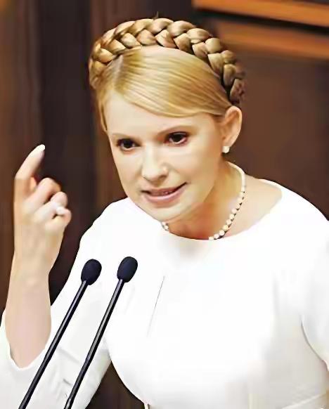 乌克兰民众最好能明白一个问题，那就是唯一能拯救乌克兰命运的是，可能是季莫申科。首