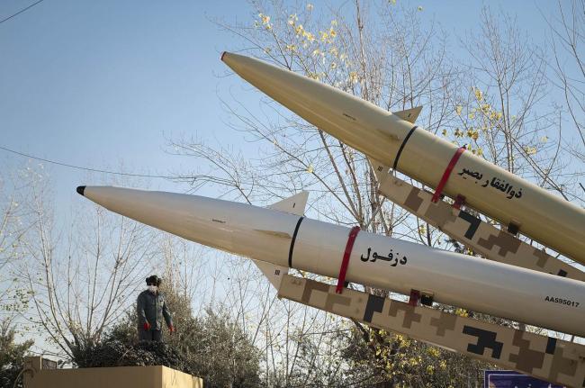 1月3日凌晨，美军AGM-158隐身导弹穿透加拉加斯夜空，对委内瑞拉的关键设施进