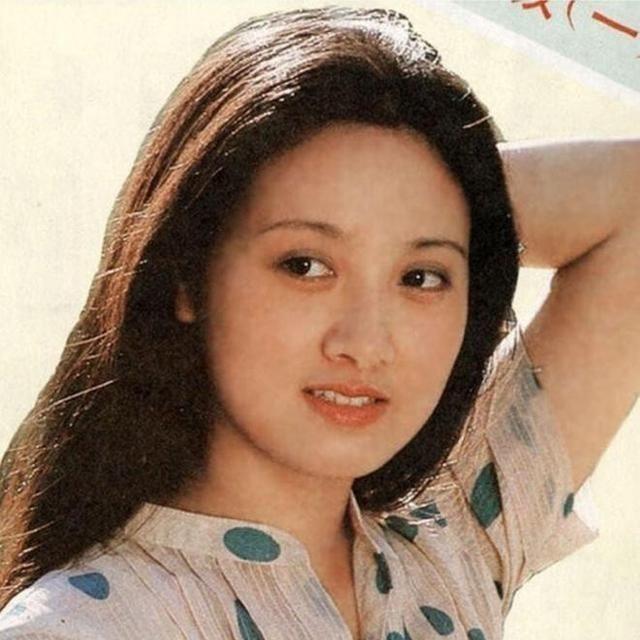 1995年邓婕看中北京奥森公园一块地皮，一平米5100元，总共1000平米！张国
