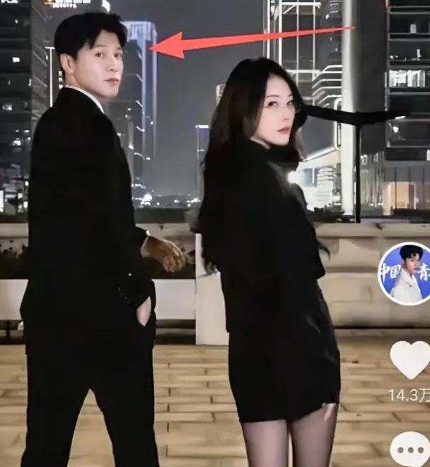 这是金泽最后一条作品，时间是5月30号，距离他离世仅5天。视频里，金泽穿着一身整