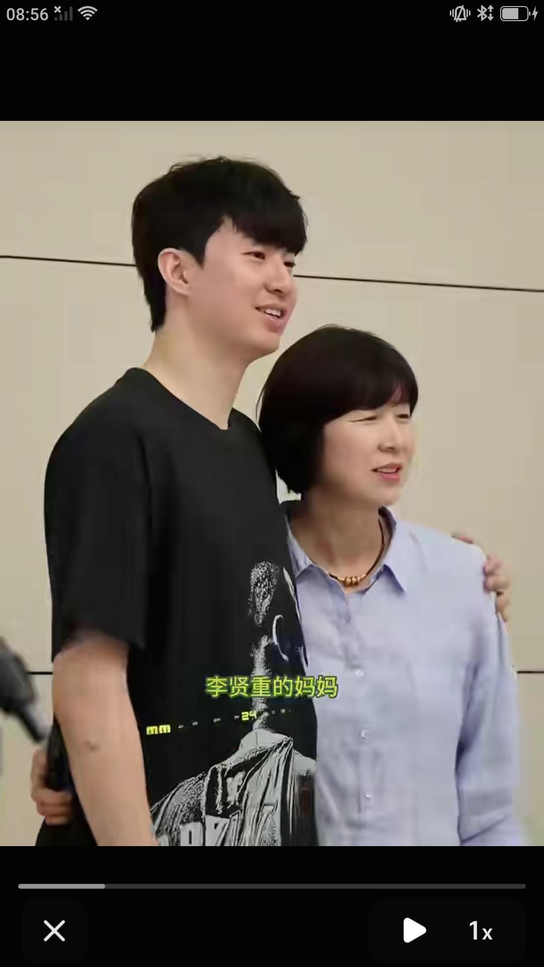 据央视网消息，韩国男篮名将李贤重赴美NBA开阔者队试训，有望与杨汉森共同征战N