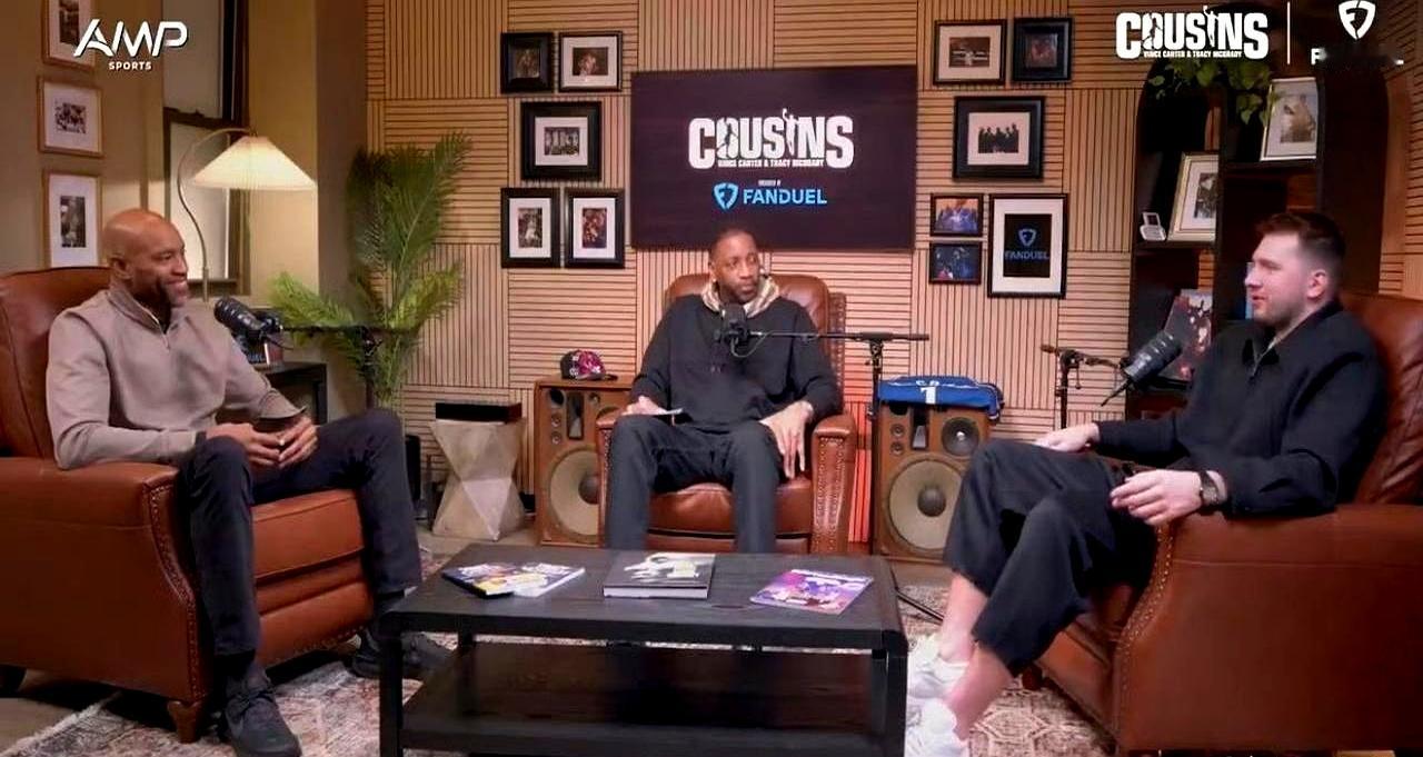 东契奇对着麦迪的镜头拍胸脯：我和勒布朗在，一切皆有可能。话音落下半个月，