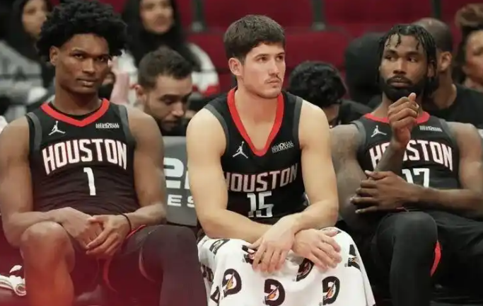 火箭队问题就是申京、谢泼德和阿门防守端：申京找个体重大的锋线墩子顶你，申京篮