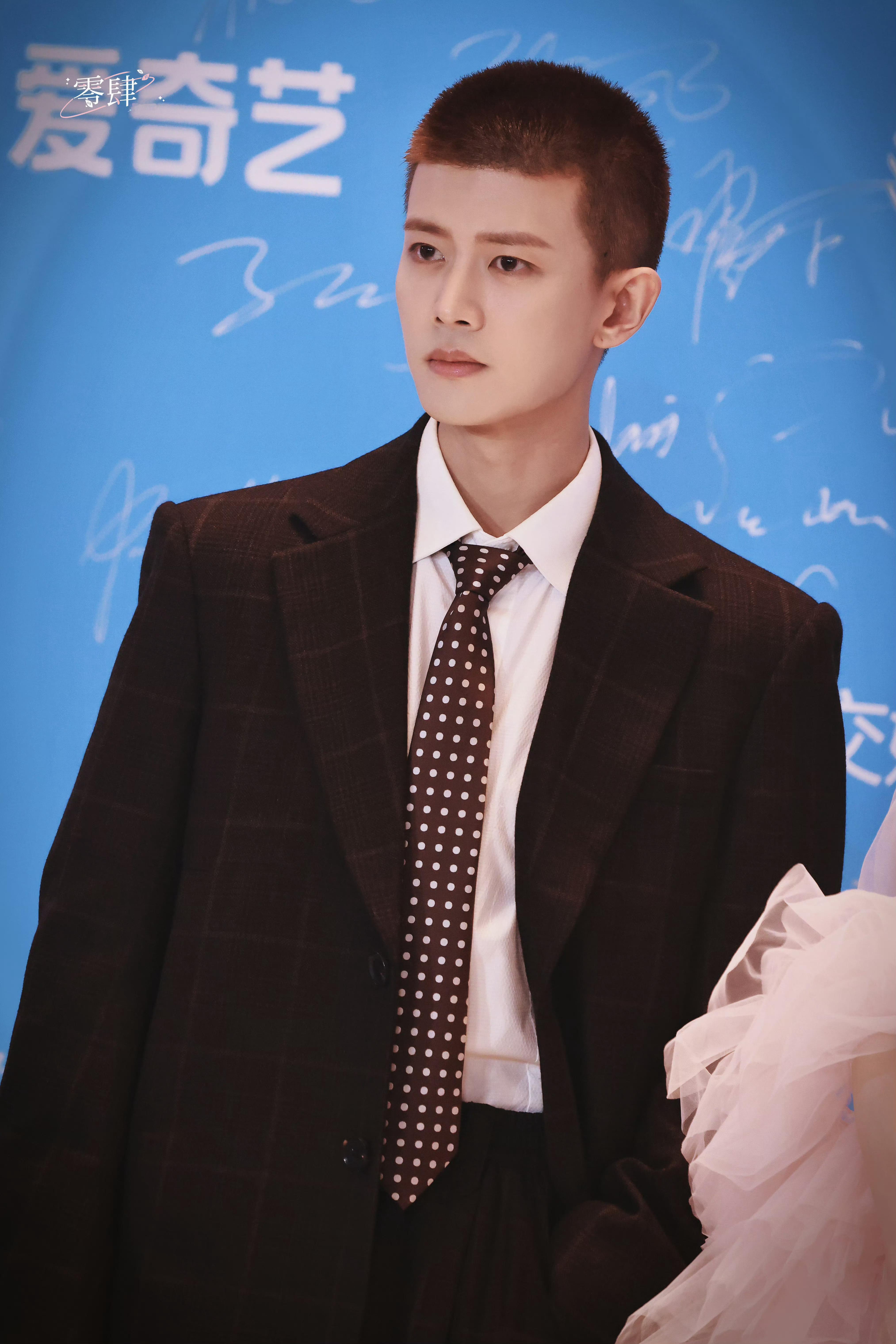 任嘉伦尖叫之夜路透好优越的骨相