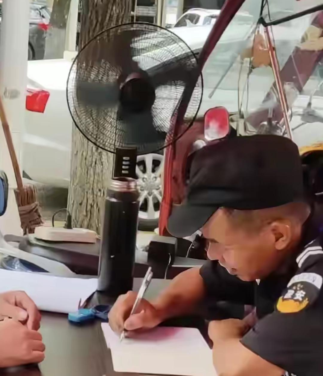 超过60岁还可以做保安吗?正常情况下来说是不可以的！现在很多招聘保安的都已经有了