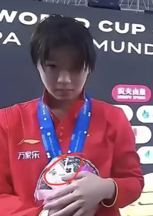 5月3日，北京水立方跳水世界杯总决赛女子10米台决赛落幕，全红婵以409.80分