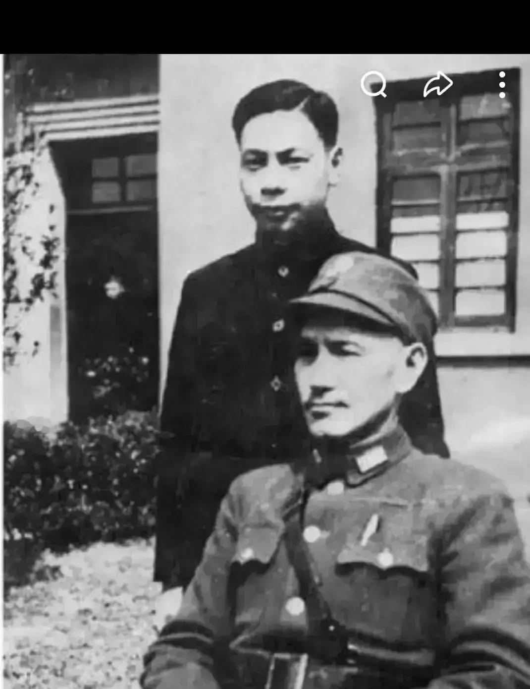 蒋家后人不要再企图将两蒋埋回老家奉化了。也不要纠结于老蒋（介石）的遗言了，不遵照遗言也并非不孝，要说