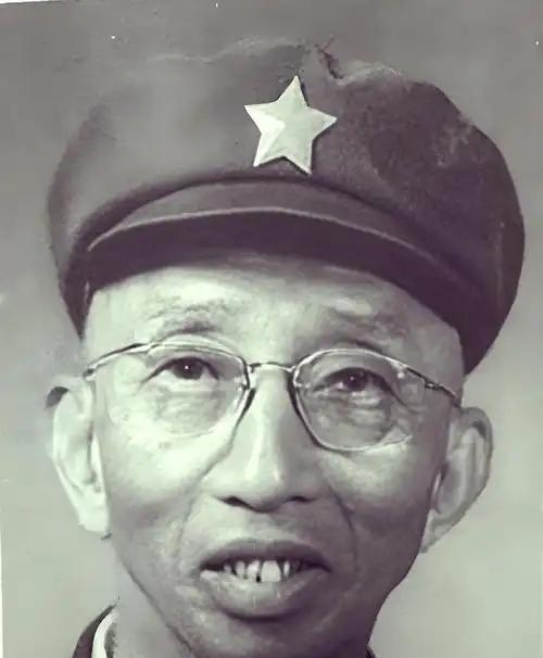 1955年新中国首次授衔时，曾发生过这样一幕：功勋卓著的山东兵团参谋长李迎希，在
