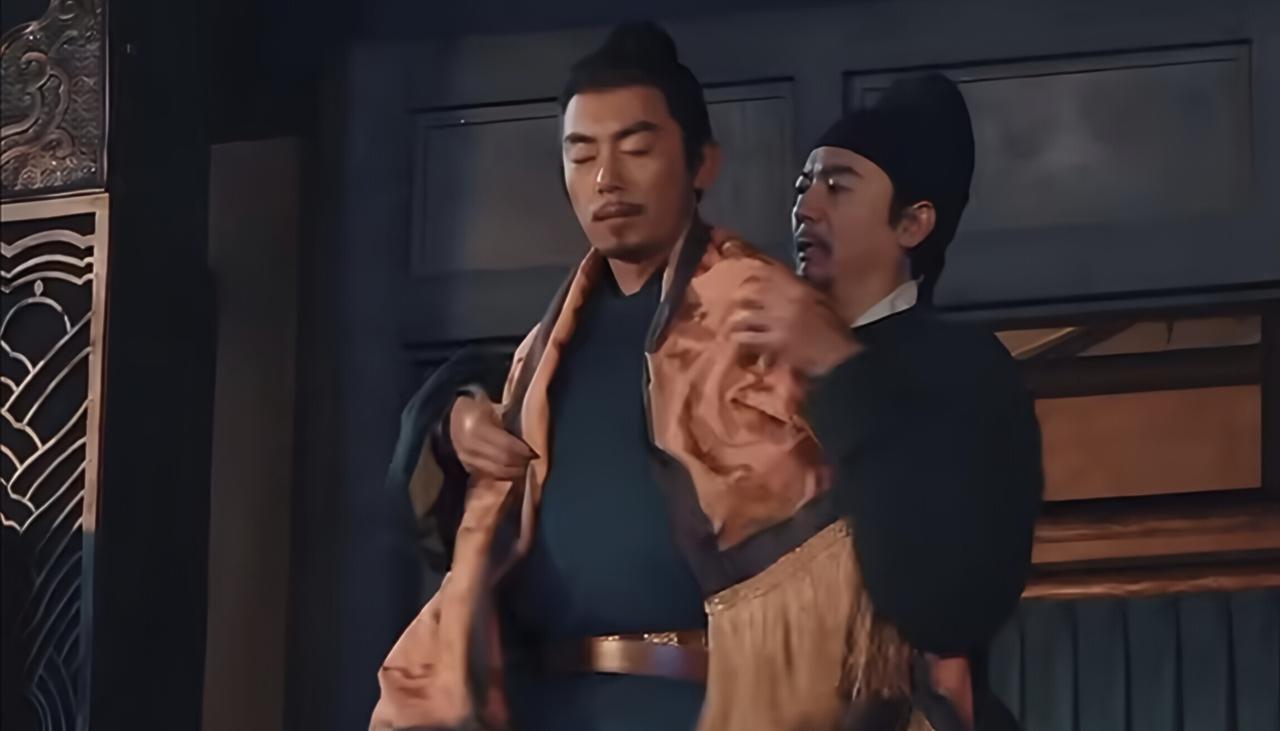 柴荣的临终安排，完全是和三国的曹叡一样，防宗室、防外戚，却没防住功臣[笑着哭]宗室