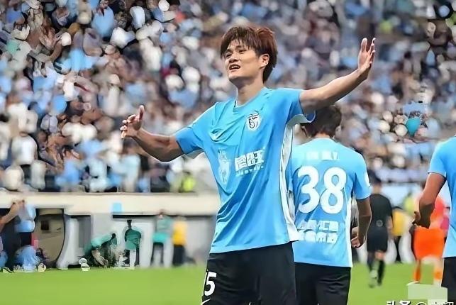 不出意料，青岛海牛战胜了武汉三镇，保级无忧了。而梅州客家则基本确定降级，三年前梅