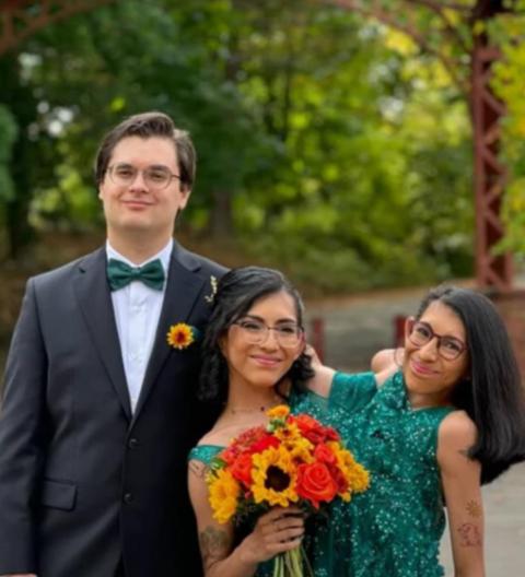 共用生殖系统的连体姐妹中的姐姐2024年结婚了，那姐姐同房时妹妹怎么办？