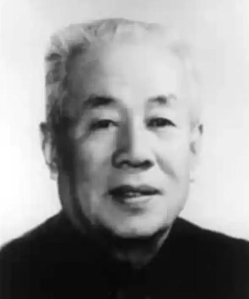 1947年，地下党员王冶秋走进院子，看到满院子的军统特务，就知道自己的身份暴露了