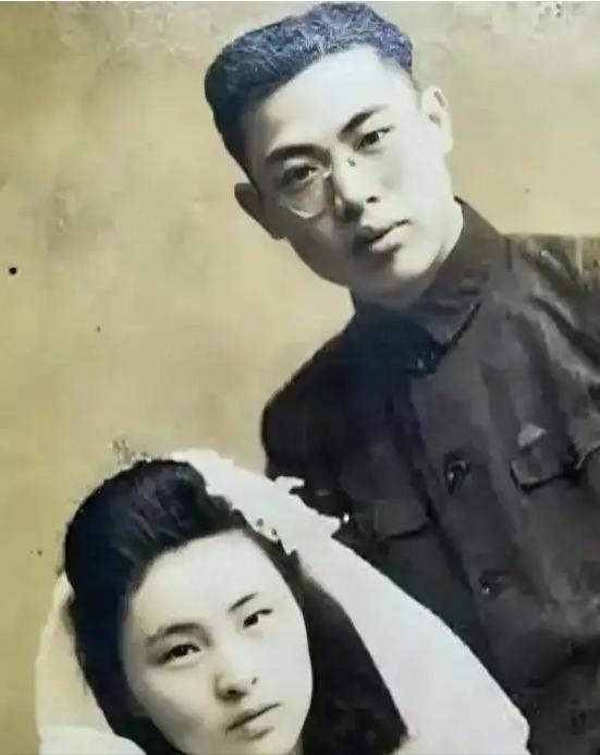 1928年，日本富家女不顾家人反对，远嫁数学家苏步青，哪料，日军侵华期间，富家女