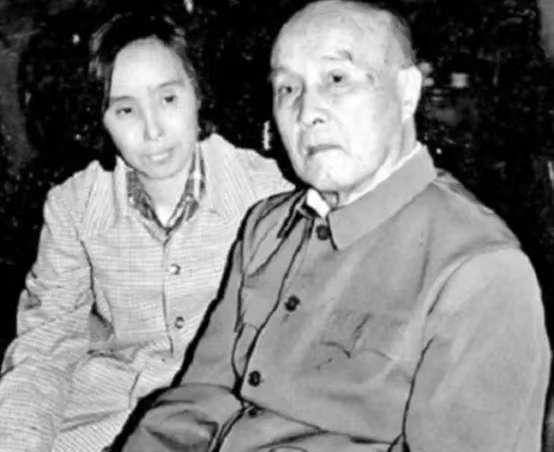 1973年，胡风准备去医院前，由于受凉，还没来得及下床，就说“不好了……”，