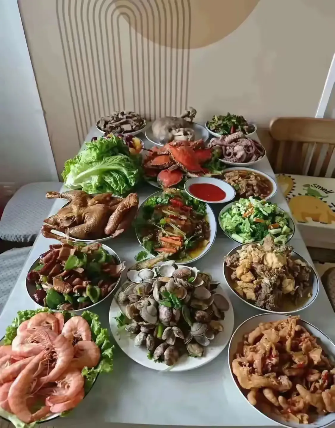 这伙食，月薪一万以上的才吃的起吧