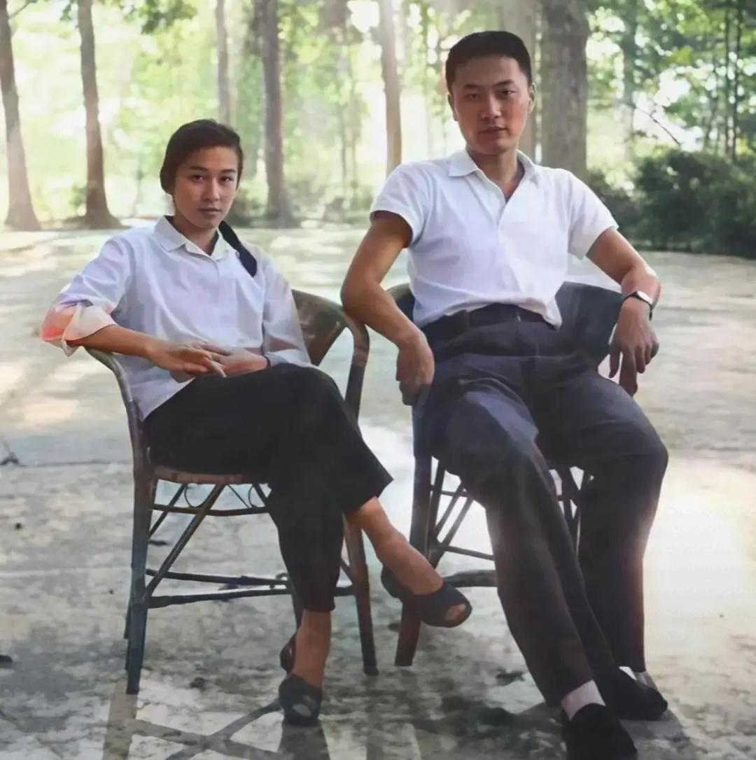 1975年，粟惠宁与陈小鲁成婚，粟裕嘱咐女儿：小鲁的爸爸不在了，你要多照顾他。