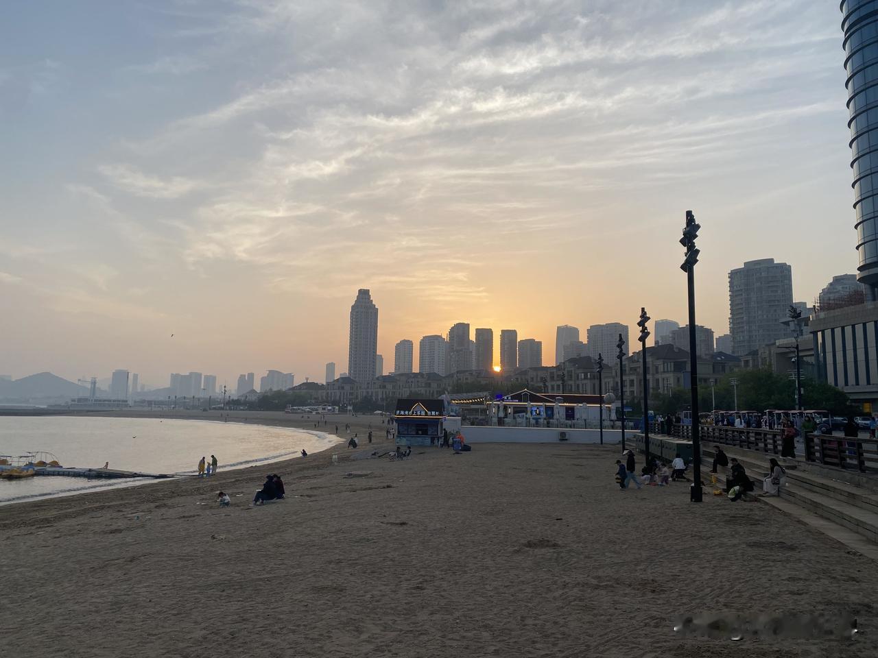 这趟东北避暑之旅溜达快仨月了，从5月19日至今，现正在黑龙江省佳木斯市。从热得