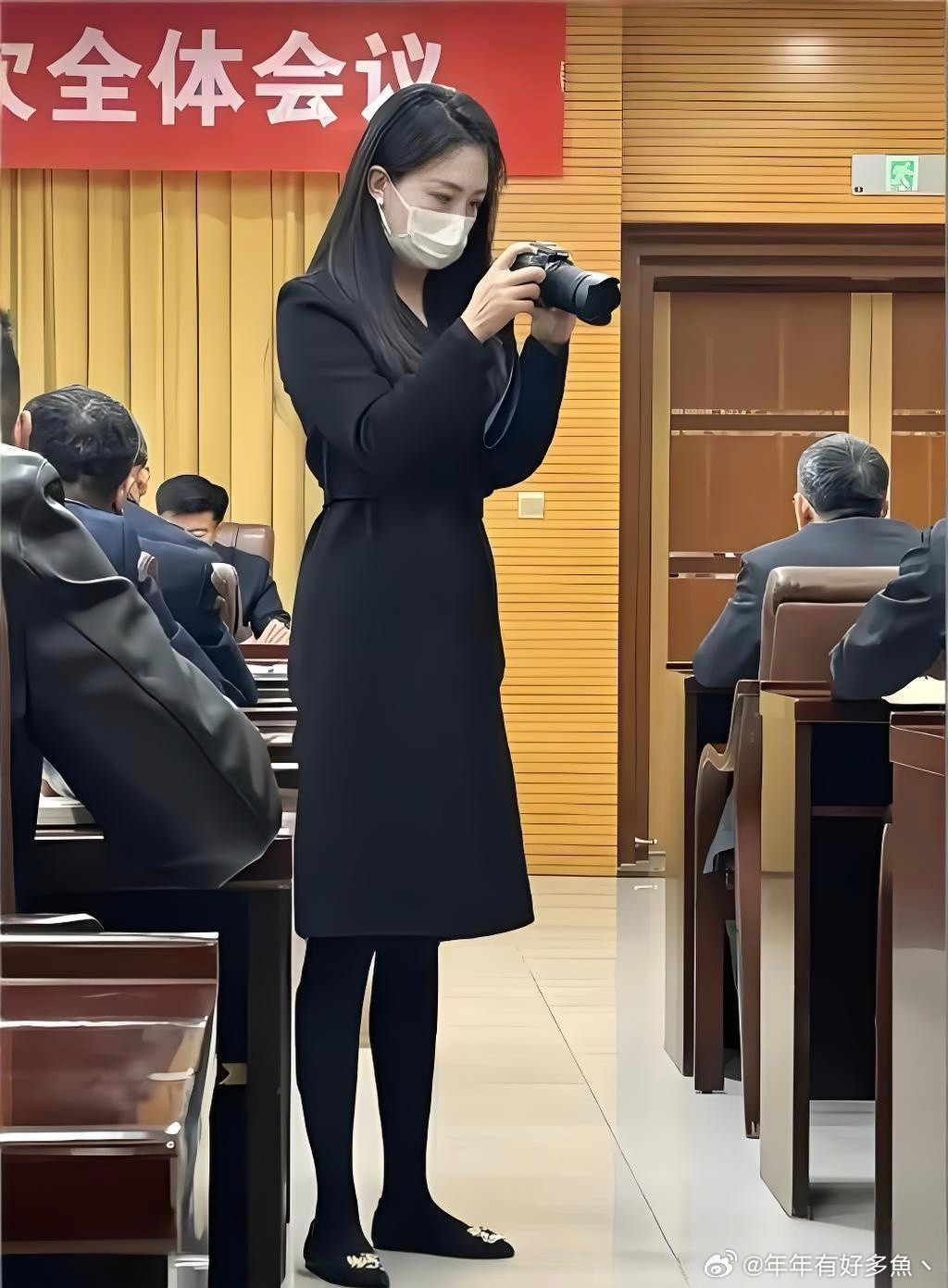 事实证明，体制内的女孩看上去都这么的有气质