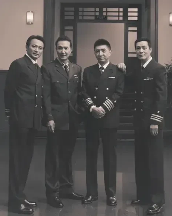 四名老戏骨，是不是很眼熟？能认出两个的是高人，如果四个能全部认出来的，那还真不