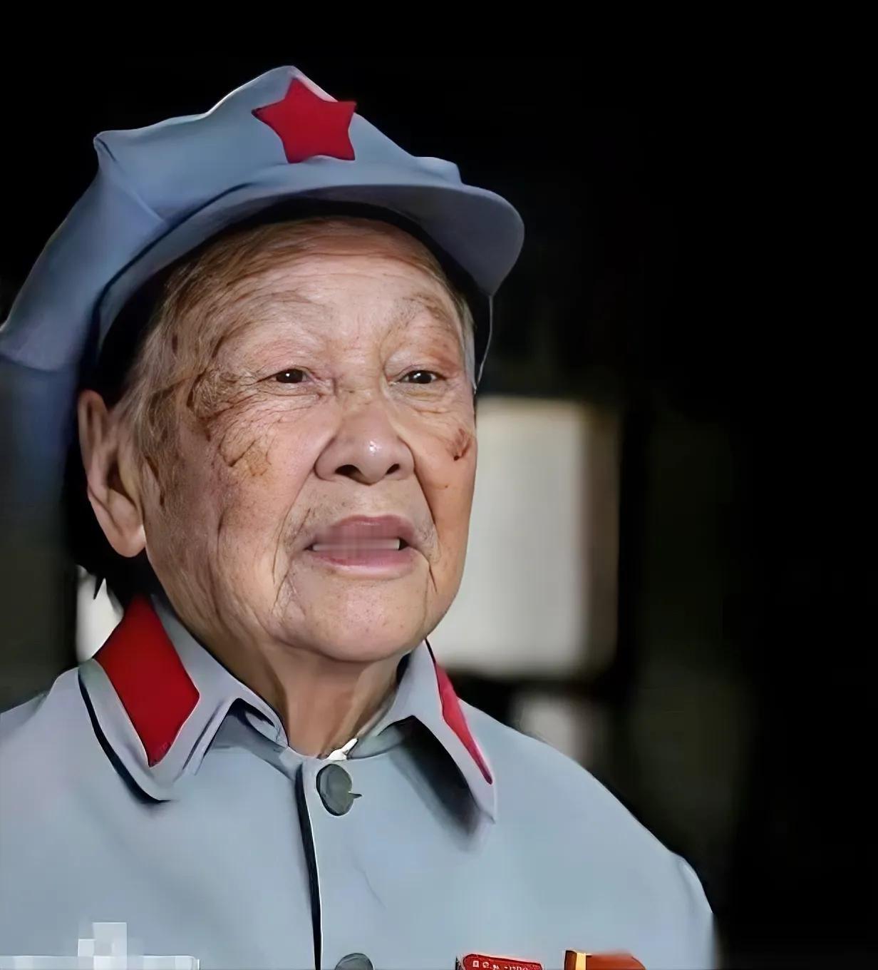 她真想一头撞死。被扔进西宁的大仓库里，每天都有不同的男人来糟蹋她。可是一摸肚子，