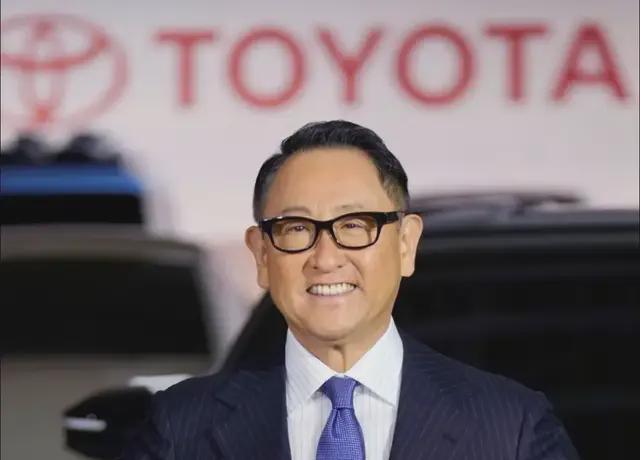 一名网友真诚发问：丰田章男是不是绝世犟种，坚持放弃研发电车，死磕油车？ 说实