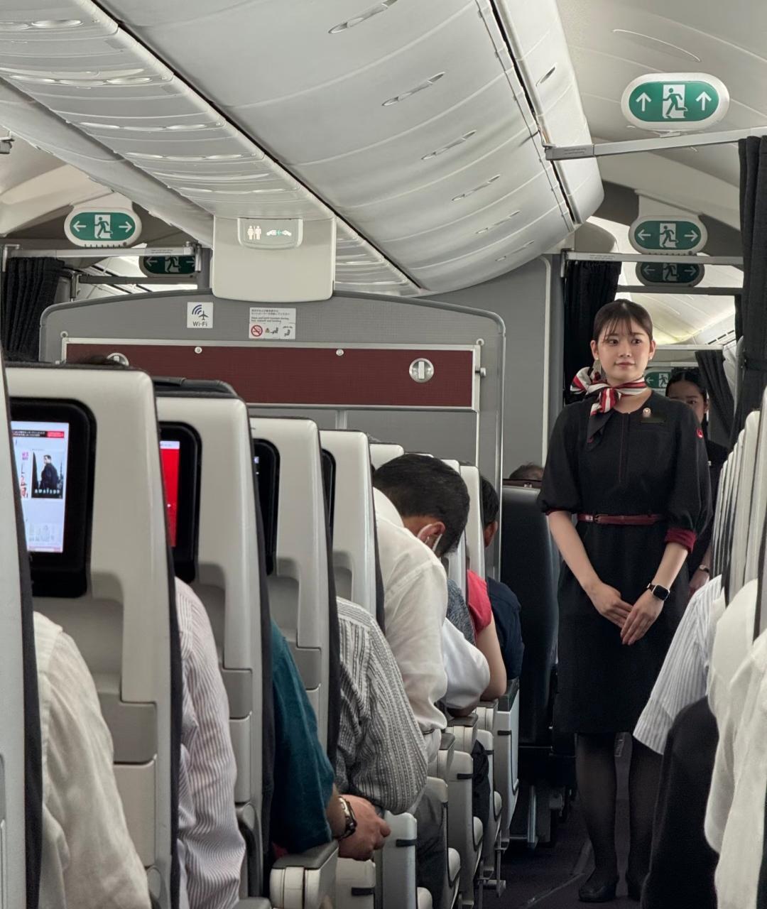 昨晚，和一位在日本旅行社的朋友聊天，他透露了一个令人诧异的消息他说这两天，咱们