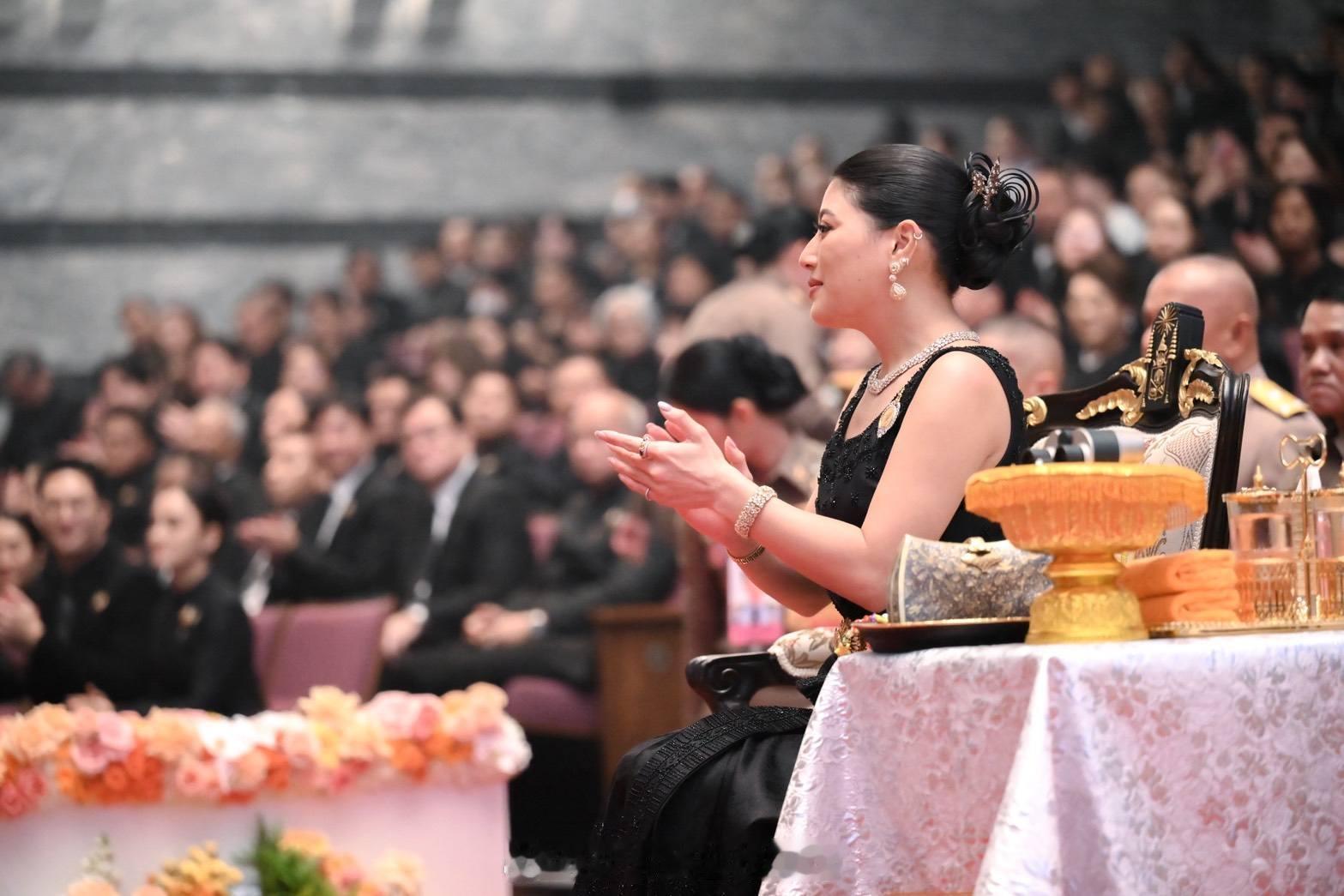 王室王室泰国王室镇宅2025年11月4日，镇宅观看孔剧。​​​​