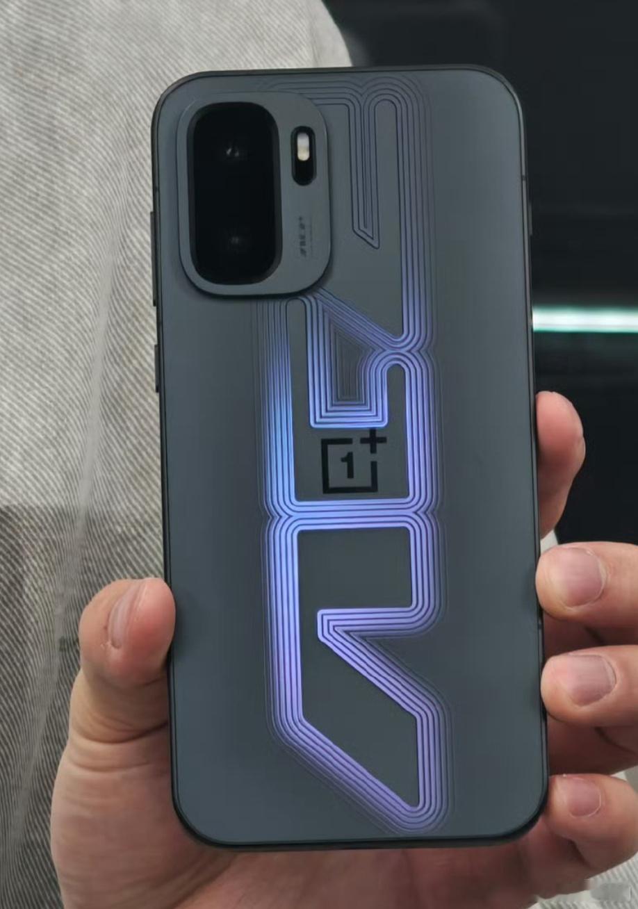 一加Ace6至尊版直播的甄姬图，外观满分10分打几分？整体延续Ace6系列造型