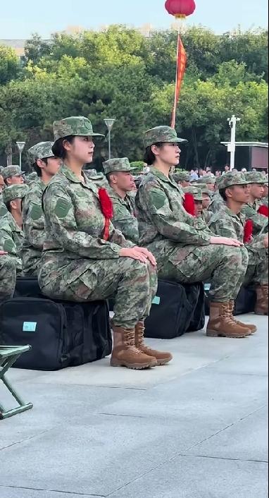 为什么天天涮到她?