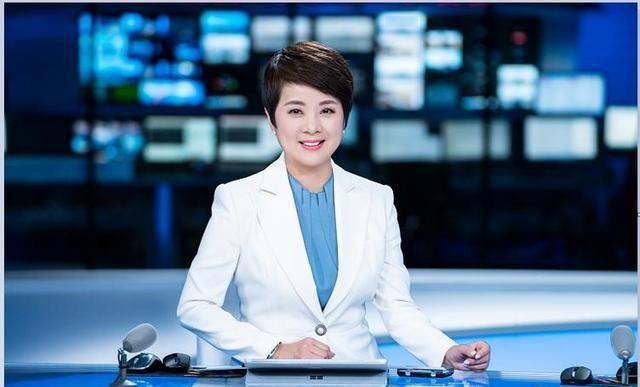 印海蓉上海广播电视台新闻综合频道的资深主持人1988年，20岁的她首次在《新