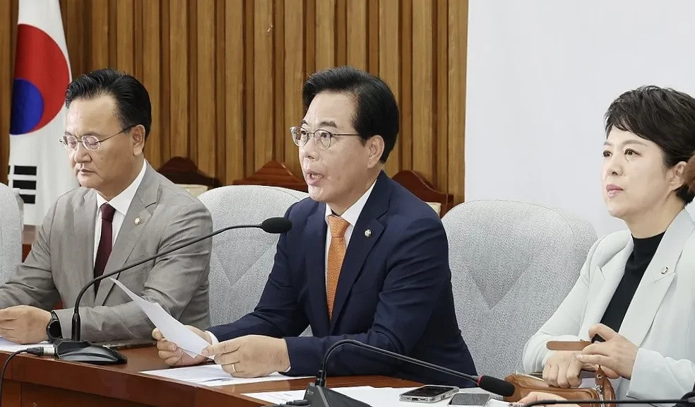 韩国议会选举，吵翻天啦！啥？韩国议会为了选个官，竟然吵得