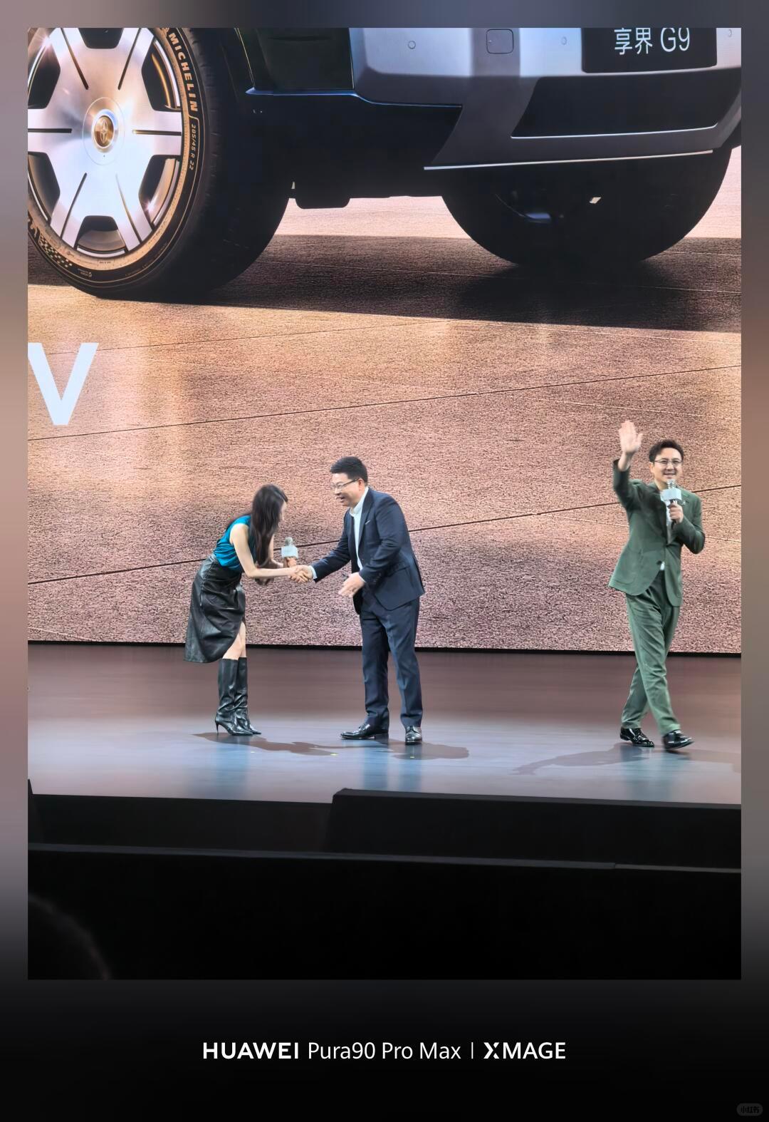 #杨幂#哈哈哈哈神抓拍[笑着哭]​