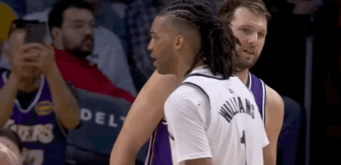 虽迟但到！东契奇第16次技术犯规来了！今天主场对阵篮网队的比赛，第三节5分1