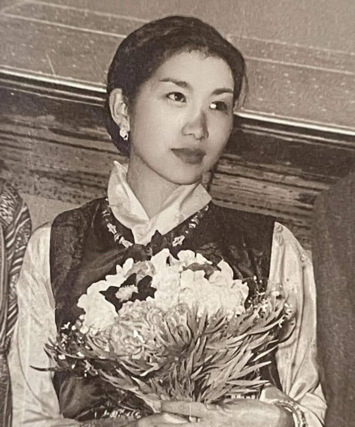 不丹太王太后格桑却登，1930年5月21日出生的她，出身于不丹超显赫的多吉家族。