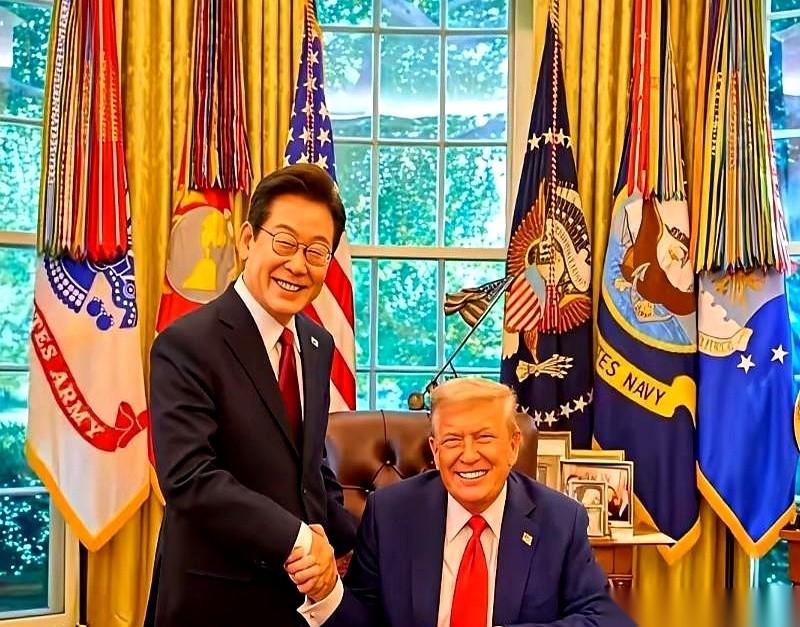 大年初二。别人家都在走亲戚、串门子，他十几架飞机，“嗡”一下就怼到咱们黄海的家