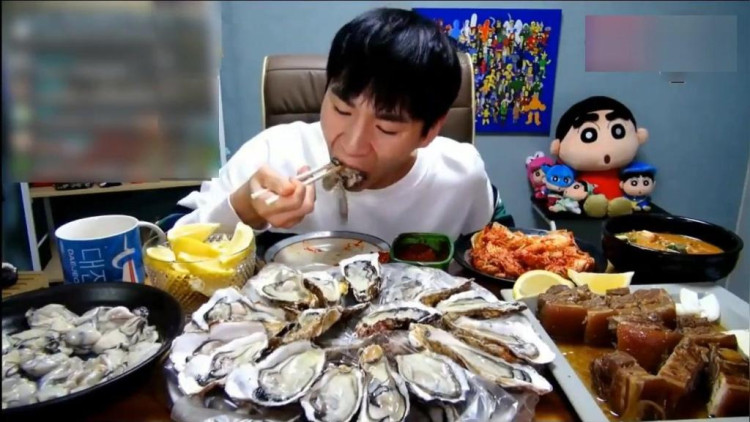 生蚝终结者,吃货小哥开挂狂吸40只生蚝 吃播
